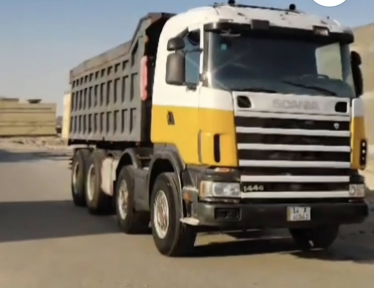 السلام وعليكم اسكانيه ٢٠٠٣ ابيع بدون رقم السياره مطوله مكينه انجكتر لا صرف ولا بخار جديده مجموعه ٢٠٠٠/٢٦ خفيفه ريشه كير اوتماتيك تخم تاير المكان بصره السعر ١٩٠ ورقه وبيهه مجال  رقم الهاتف ***********
