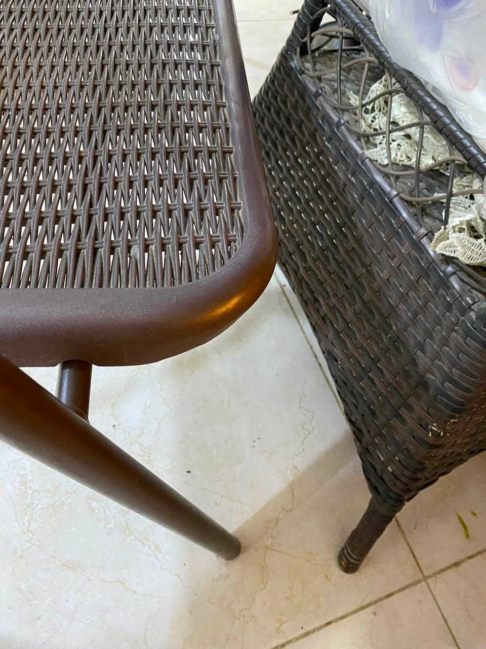 مجمده كنود حجم 14 للبيع 300 وميز طعام مع اربع كراسي ب100للاستفسار ***********بغذاد عامرية
ب
