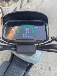 دراجة شحن البيع f3  5بطاريات 32امبير الملف2000W نحاس  السعر 900وبيهة م...