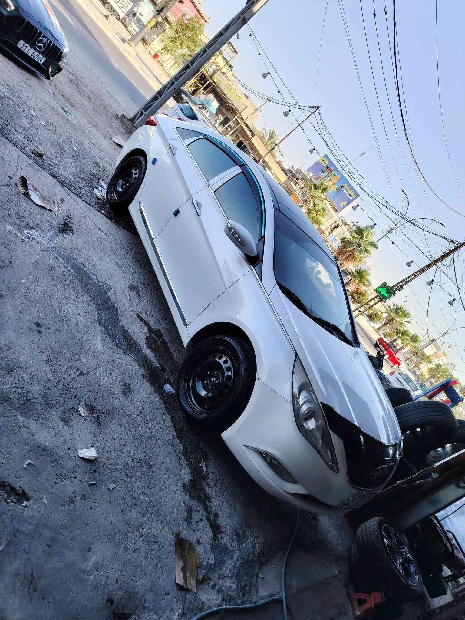 من رخصت الادمن الكروب
سونتا موديل ١١ فول سياره جاهزه الاخير اي نقص ما بيه

رقمه أربيل عليه غرمات الغرامات وراه المشتري مكان السياره حله ناحيت النيل

***********
