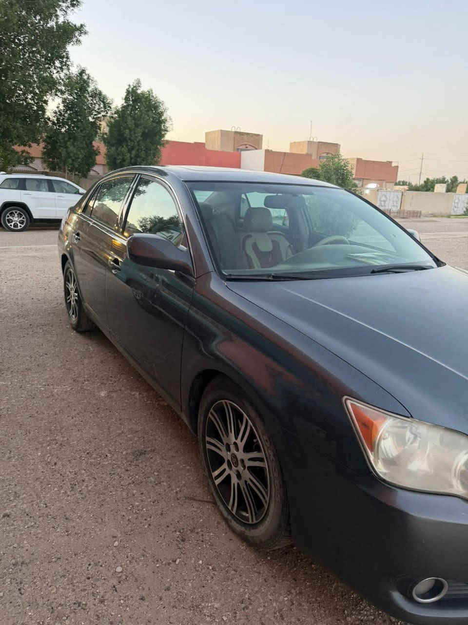 افلون ٢٠٠٧سياره فول مواصفات عده البصمه ماشيه ١٥٧الف حقيقي سياره حادثه من امريكا قطعتين وبيه قطعتين كلير هم من امريكا سياره كلش نضيفه مكينه خير من الله تبريد جديد ناقصه فقط حداديه صدر 
***********
السعر ٩٥وبيه مجال

