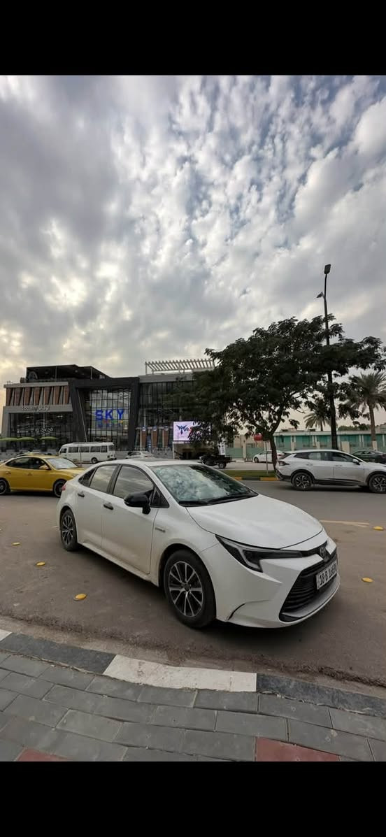 كورلا 2024  الشكل الامريكي ماشيه 23,000 فقط مكفوله عدا بارد جدا يسيط مبين بالسونار  رقم بابل باسمي مكانها بابل معروضه ب 149 وبيها مجال قليل ***********
