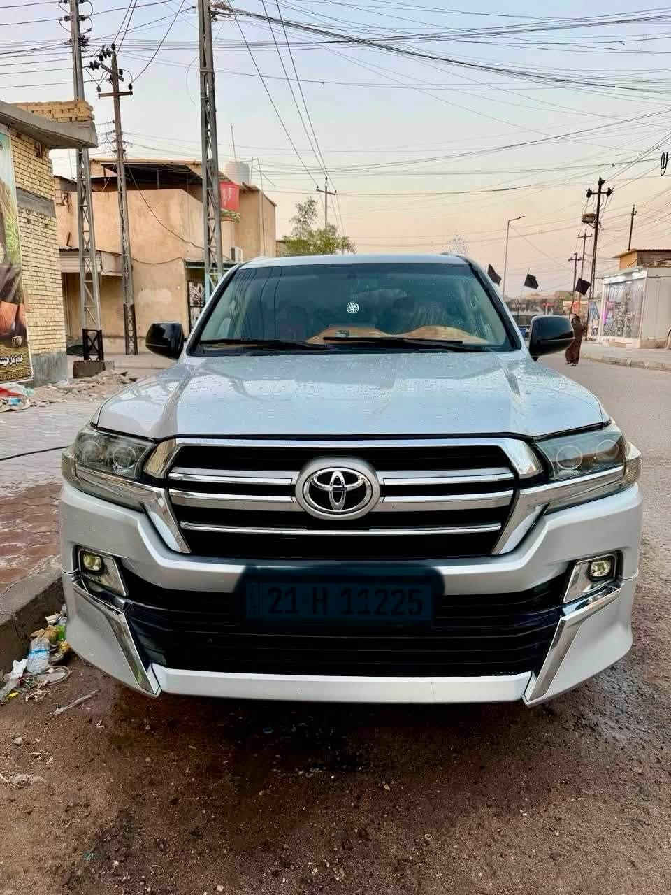 سلام عليكم 
لاندكروز موديل سلڤر ٦ GXRسلندر رقم سليمانية مميز السيارة موجودة بمحافظة البصرة سعرها ٢٦٠ قفل الاتصال 
***********
