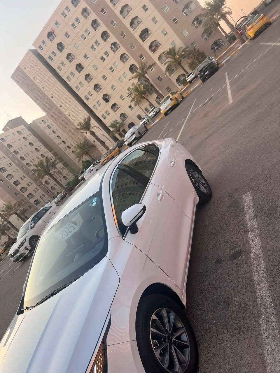 سلام عليكم بيوايدي دستروير 2025
سياره ماشيه 26الف الكولي 
سياره بيها ملاحضه وحدا بل جاملغ لامامي طبرا وبل دعاميه لخلفيه فقط
سعر سياره 18700
وبيها مجال بصيط
عنوان بسمايه
***********
