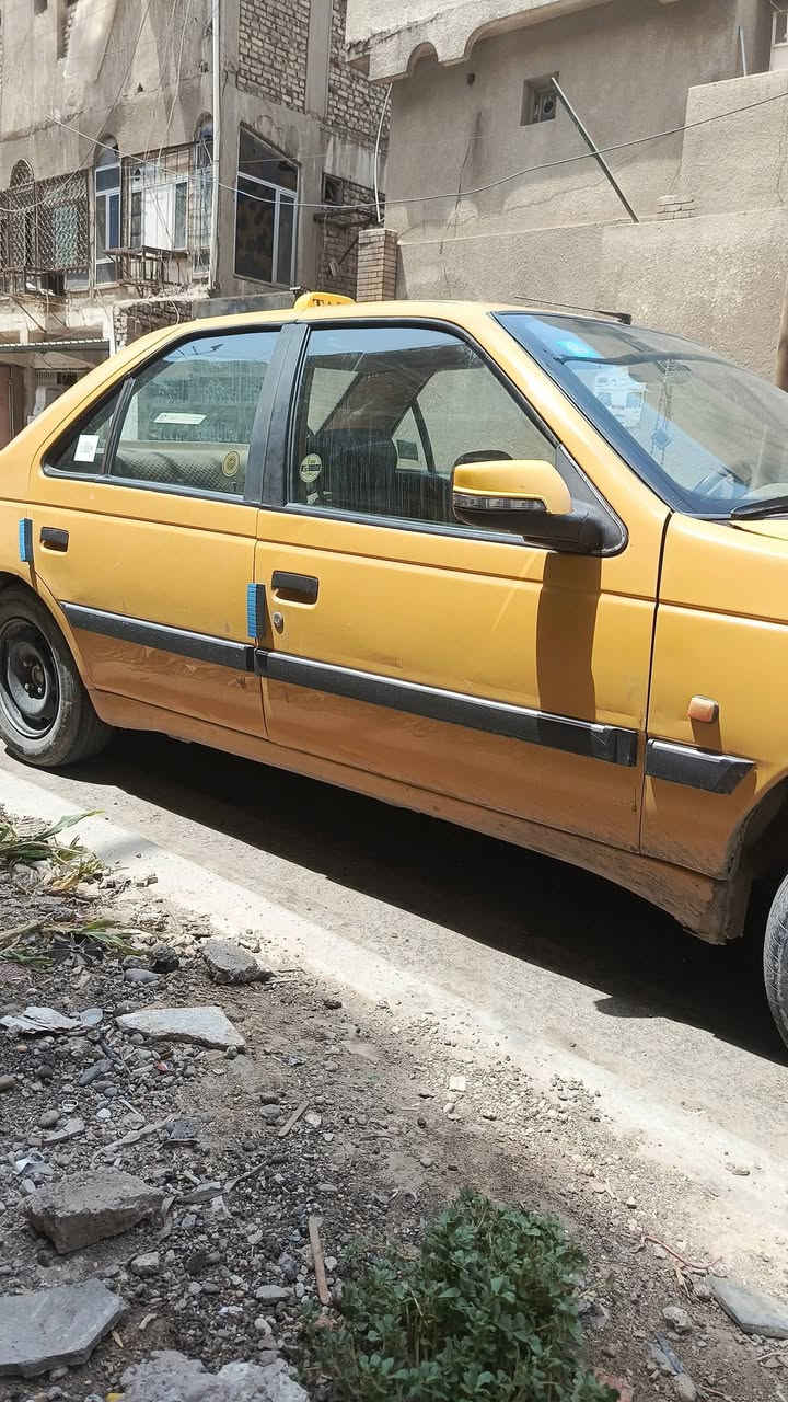 بيجو لميس 2015 سعر 4500 وبيها مجال محرك ينقص مصفره هيئه وغرامات كلها عليه تحويل ثاني يوم  باسمي ما اراوس بس بيع تبريد شغال حداديه حلوة سيارة كشرتها حلوة ***********
*********** واتساب
