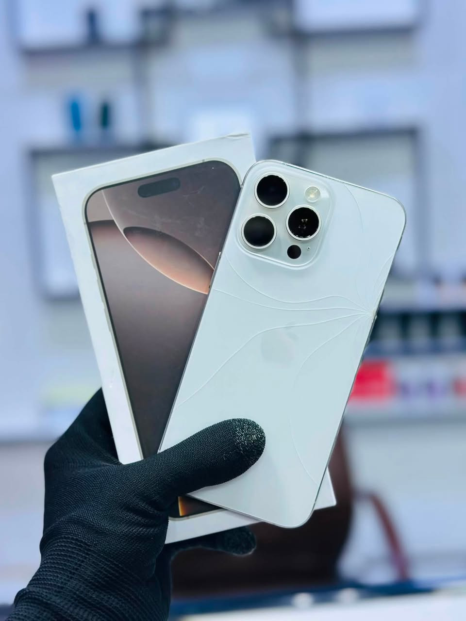 السلام عليكم متوفر:
♠️آيفون 15 Pro Max شرق اوسط ذاكرة 256 بطارية 86 الجهاز مكفول وضمان✔️.

☑️***********☑️

☑️مركز سفن فون للهواتف النقالة☑️
