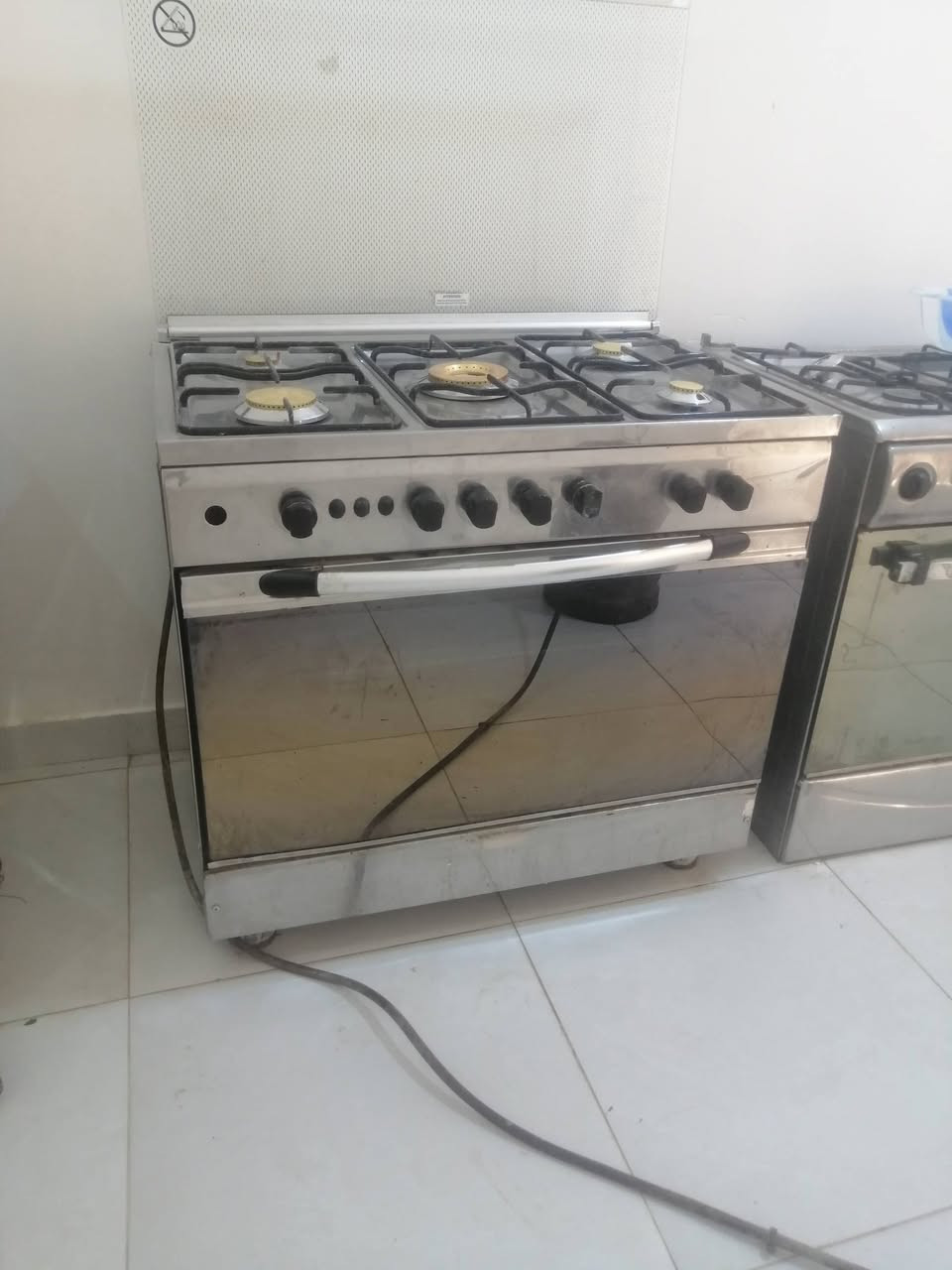 طباخات للبيع كريازي ٢٠٠ فرش ١٨٠ شراي دخل خاص عنوان الديوانيه حي عسكري قرب مدرسة العراق *********** ارسله على واتساب
