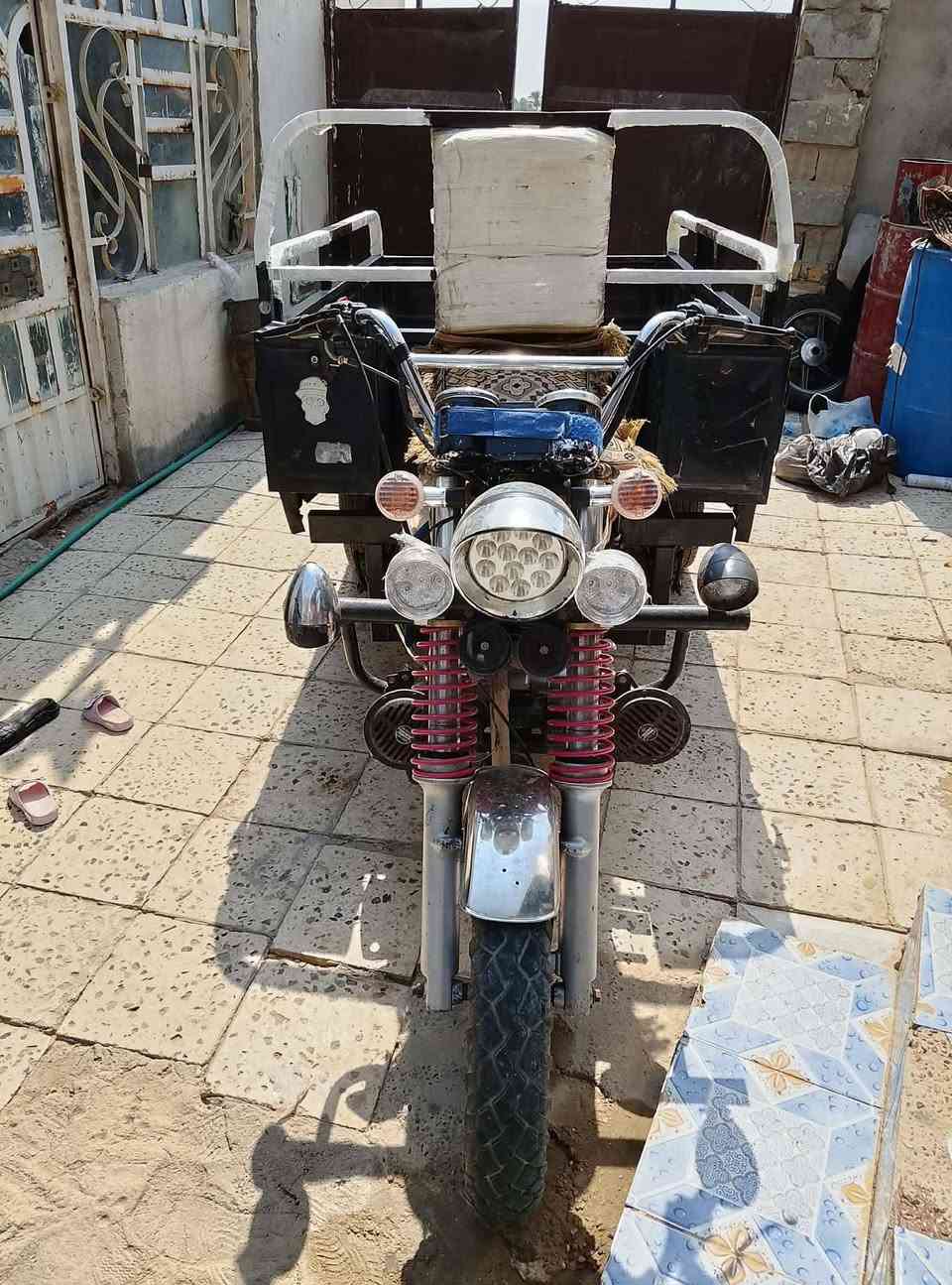 سلام عليكم  شباب ستوته جمره مديل ٢٠  توني معمرها مكينه كير اكسن تخم تاير كرهبائيات كلها جديده مكينه ٢٥ الدراجه جديده وجاهزه الف ما تصرف عليها اوراق اصولي مكان النجف الاشرف ناحيه الحريه ***********
