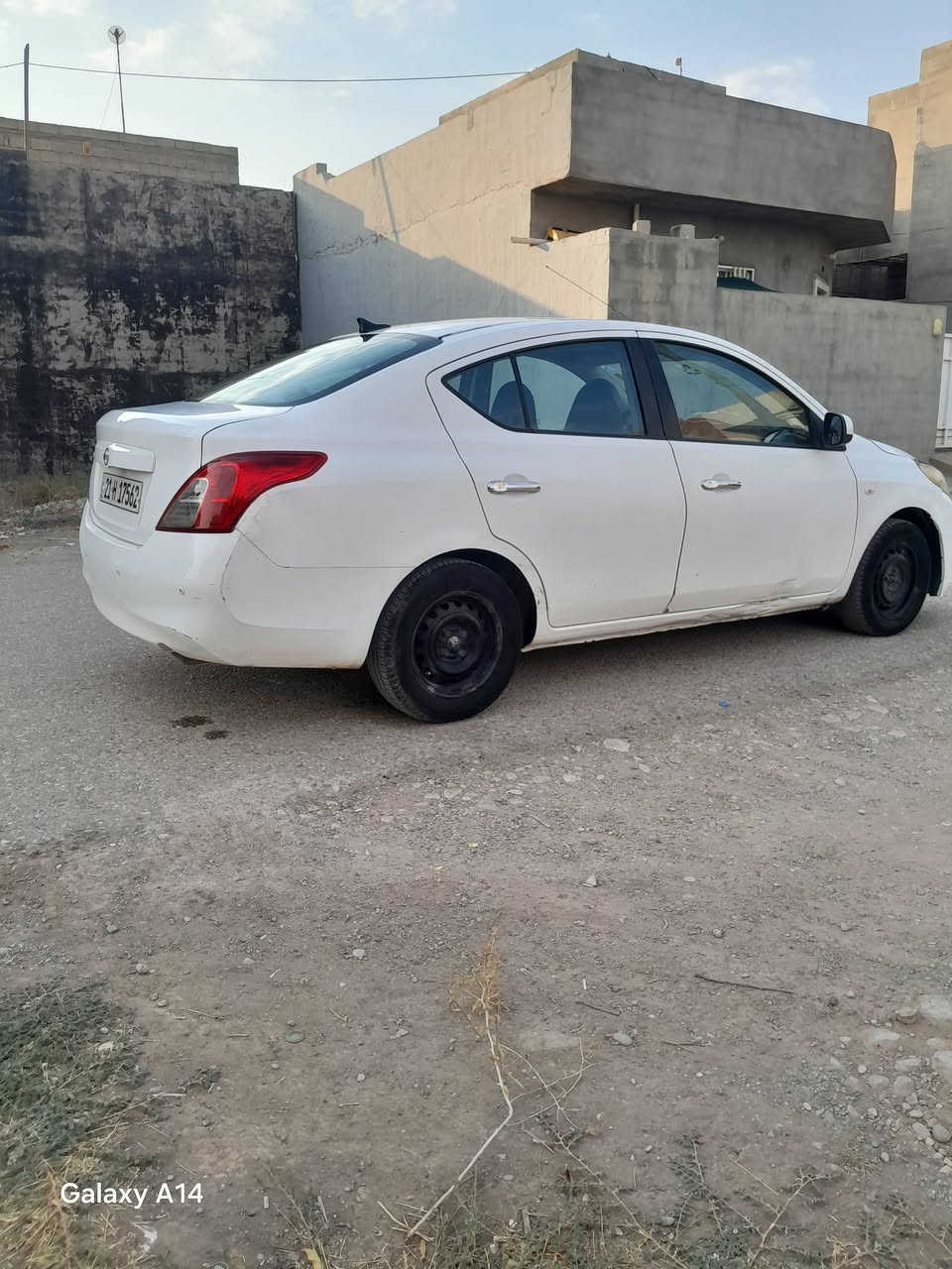 للبيع نيسان صني 2013 
***********
