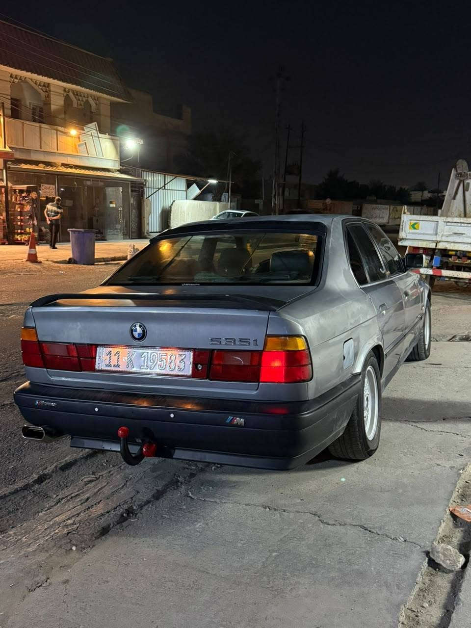 السلام عليكم
BMW535i 1991 وارد يابان 
رقم بغداد انكليزي جديد وهزه جديده شرط التحويل 
مكينه وكير بلاد كفاله 
كهربائياتها وضع شركه بدون اي جطل 
تبريد شغال ثلج  شرط تنصي 
تدفئه شغاله 
حداديه جديده كامله

السياره بدون ضربه كلها ع بلاد جارده محتاجه صبغ وفقط الباب الخلفي بدلته بسبب بدايه خياس

كشنات مخمل كهرباء 
داخل جدا نضيف 
تفاصيل السياره
كشنات كهرباء 
مري كهرباء 
برده خلفيه 
جام 4 كهرباء اوتو 
دركه m 
دعاميات m
سيدي جنجر 
دبل تليفون 
كومبيوتر شغال 
كتلوكات شركه 
صيدلية الشركه 
عدة الشركه  
سنتر لوك 
سستم صوت كامل جديد 
5 ويل خليه جديد جدا 
باتري جديد 
هوك جديد
سياره جاهزه ع اخر حبه وكلها على شركه فقط محتاجه صبغ 
السعر 50 وبيها مجال 
عنواني بغداد الدوره 
***********
