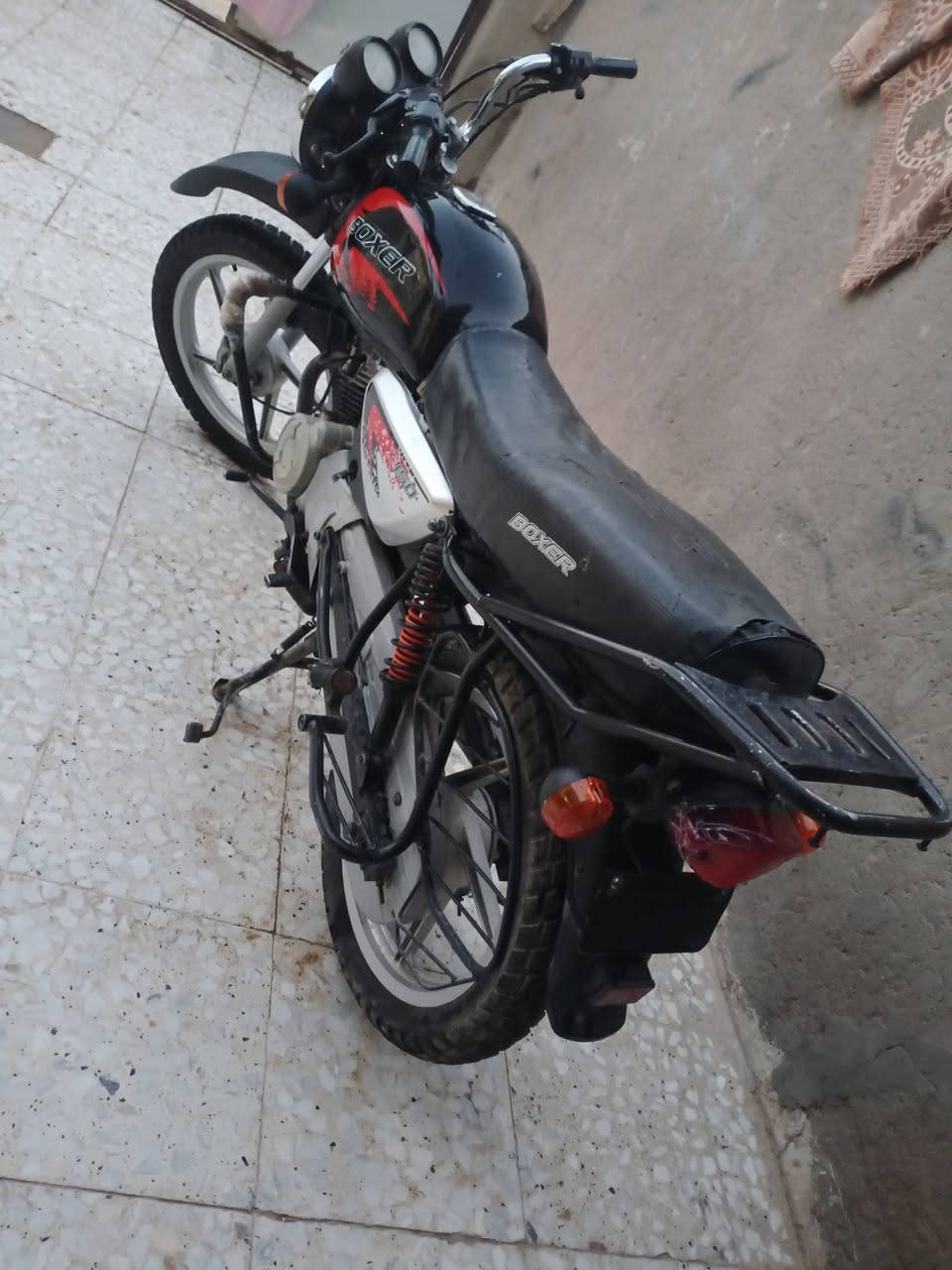 سلام عليكم بيعه مستعجل دراجه بوكسر للبيع مديل ١٨اوراق كامله كمرك مكينه خير من الله كهربايات جديده تخم تاير دراجه كامله سعر ٦٥٠وبيها مجال شراي هاذ رقم ‏‪***********‬‏ انتصل او واتساب 
مكان بغداد النهروان
