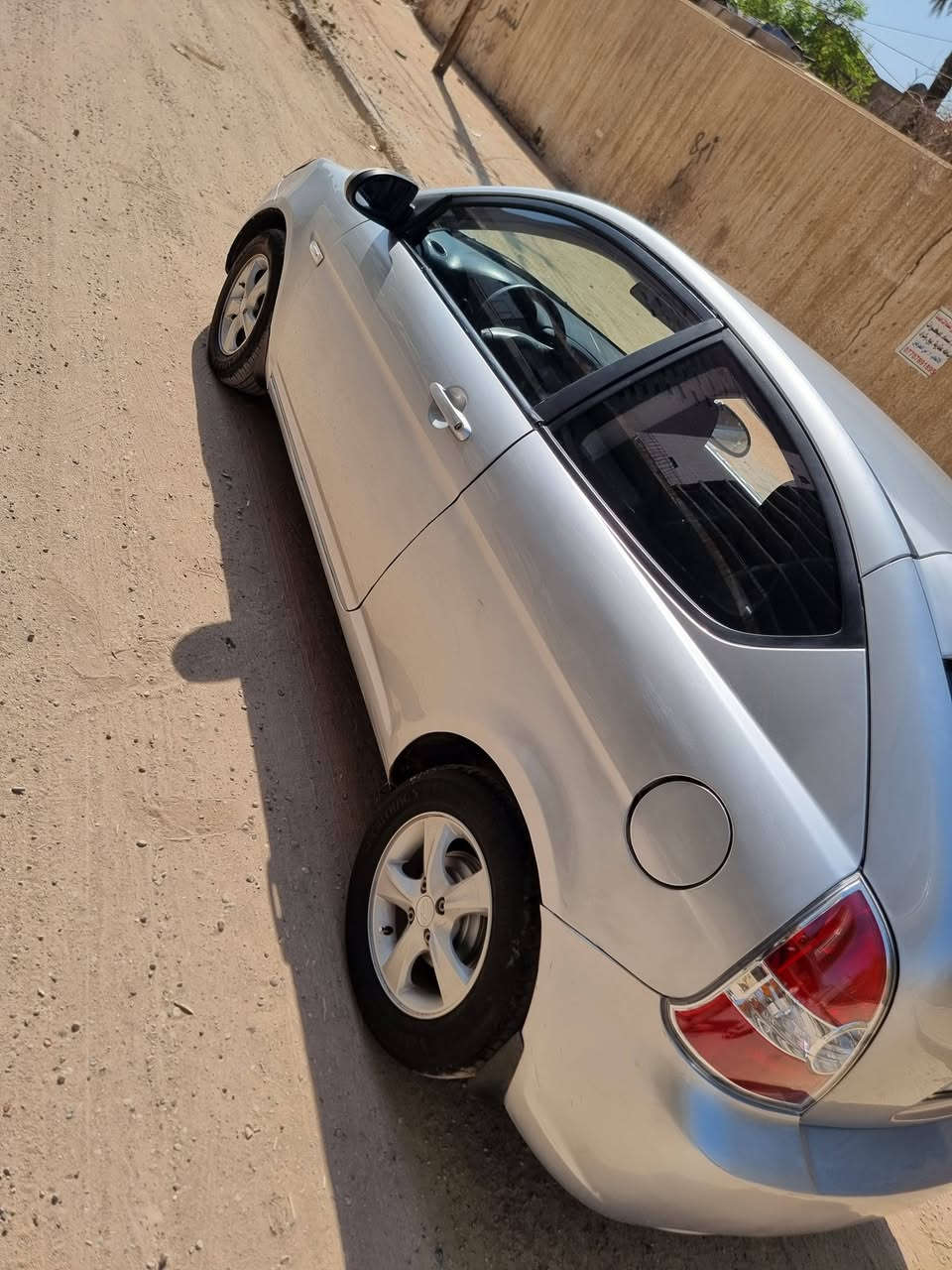 السلام عليكم اكسنت تك باب ٢٠٠٧
سيارة جاهزة وجديدة تخم تاير كير مكينة تدفئة تبريد 
سيارة على وضع الشركه مجرد صابغيها جانت جاردة 
السيارة بأسمي هزة جديدة ورقم جديد
السعر ٥٧
الرقم  ***********
المكان بغداد المنصور
