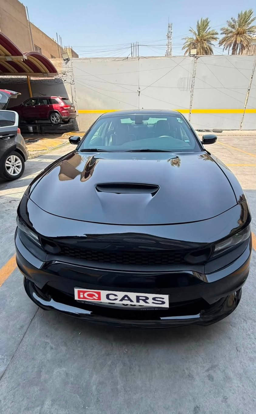 السلام عليكم
جارجر مديل 2020  sxt 
وارد امريكي 
ضرر جاملغ امامي جهه سايق مبدل بلادي نفس جهه جاملغ خلفي خشم 
قطعتين فقط بدون ايربالكات ودواخل 
البنيد البلادي موجود 

 6 سلندر فول مواصفات ماعدا مري شفط 

فتحت سقف
كامره خلفيه رادار 
مثبت سرعه
كشن سايق كهرباء 
شاشه لمس كاربلي 
تدفئه تبريد كامل 

السياره استخدام منزلي شادلها تخم تايرات برجستون مليون سعره 
كامله مكمله من كلشي 

ماشيه 45 الف ميل فقط 
رقم اربيل باسمي تحويل ثاني يوم 

مكان سياره بغداد ***********
