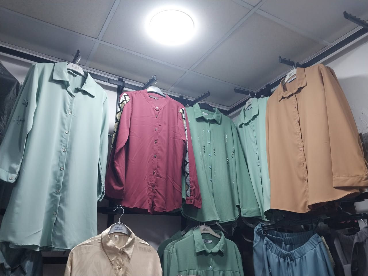 تعزيلات محل • قميص • شغال بالمحل