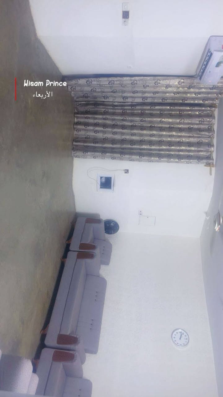 السلام عليكم 
يوجد لدينا البيت طابق واحد البيع منطقة بالصوفية قرب محطه كهرباء 
مساحه 235
طابو زراعي لسند ٢٥تحويل مباشر 
عرض شارع 20
سعره 45

للمزيد من التفاصيل يمكنكم زيارة مكتبناا مكتب العين العقار ع شارع 40 مدخل الصوفيه الثانية 

او الاتصال على الارقام التاليه 

***********
***********
***********

نص مكتوب في الصور:
- Wisam Prince الأربعاء
- Wisam Prince
- الثلاثاء
- الأربعاء