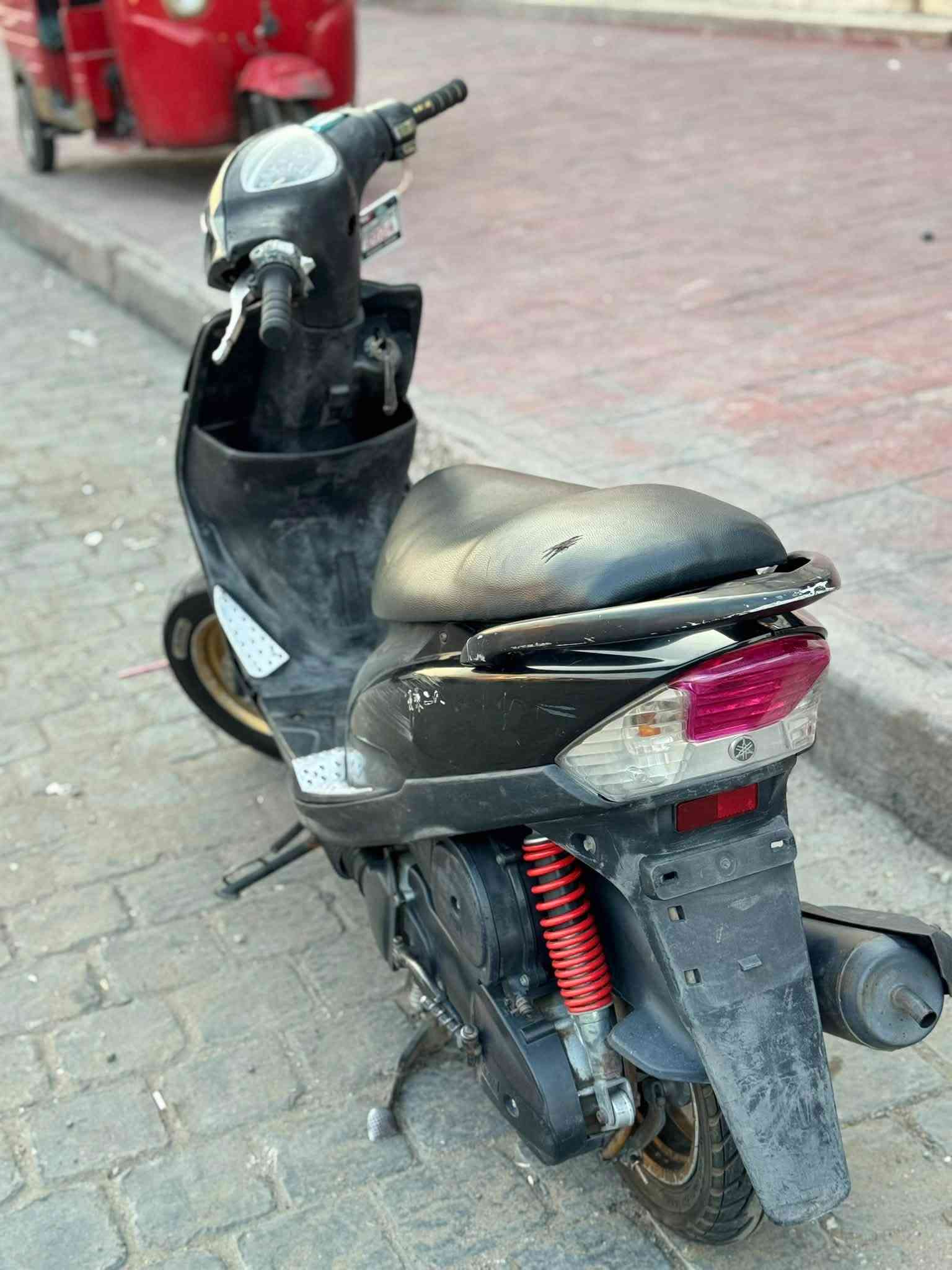 ماكس عدله للبيع دراجه كفاله مامفتوحه ابد شلعه ومعدل فول تشلع شلع دراجه سلفه بلادي مابيه نقص مكانيّ بغداد اورفلي 
***********
سعره 650 وبيه مجال
