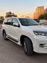 برادو 2020 vx كاميرا وحدة ماشية 104 ألف  شركه ساز   سعر 38500 الف دولا...
