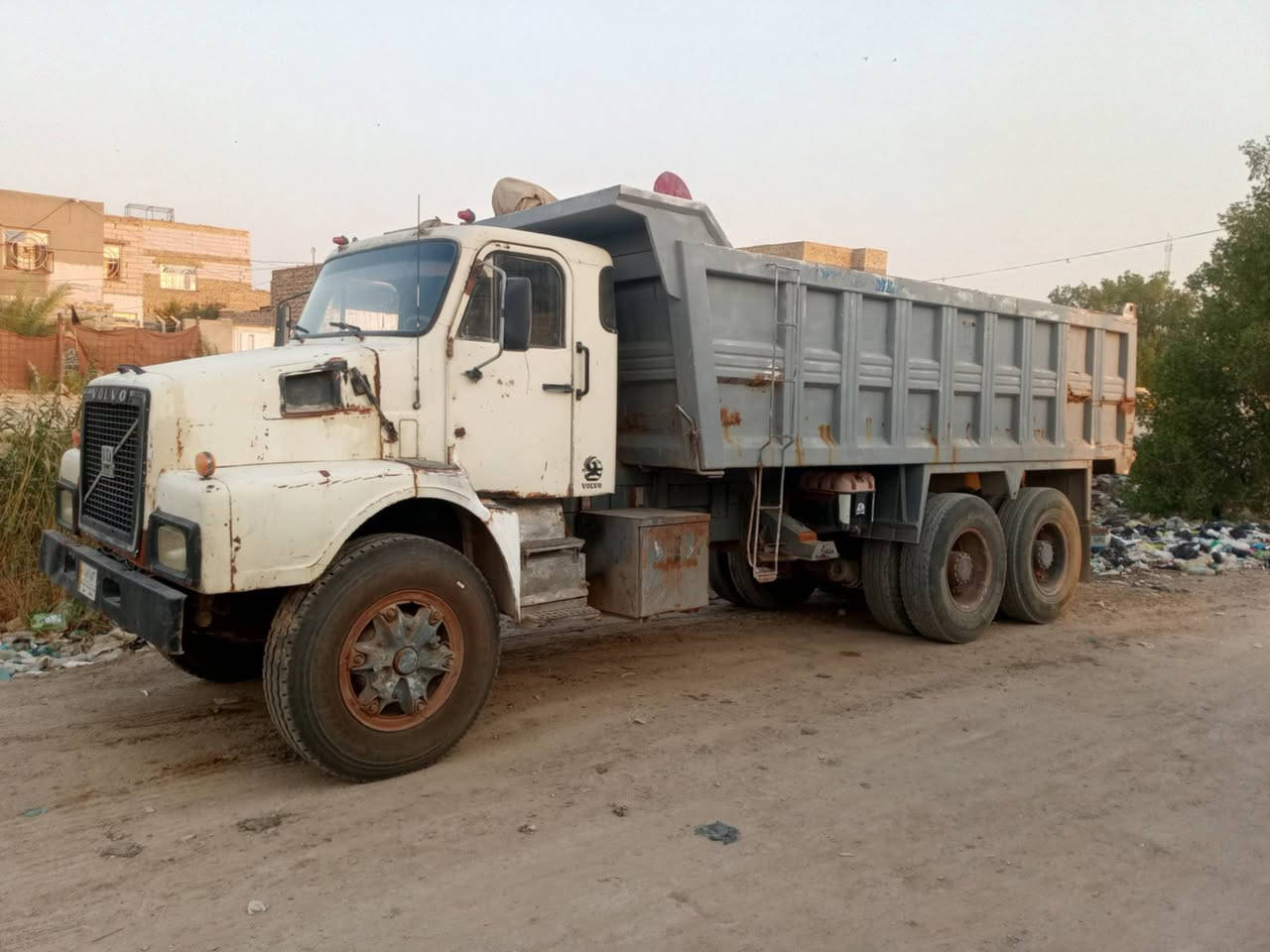 السلام عليكم فالفو للبيع موديل 89 سيارة جاهزة لشغل مكينة خير من الله مجموعة فراشة كير 4×4 رقم بغداد الماني تحويل ثاني يوم الستفسار عل رقم***********
