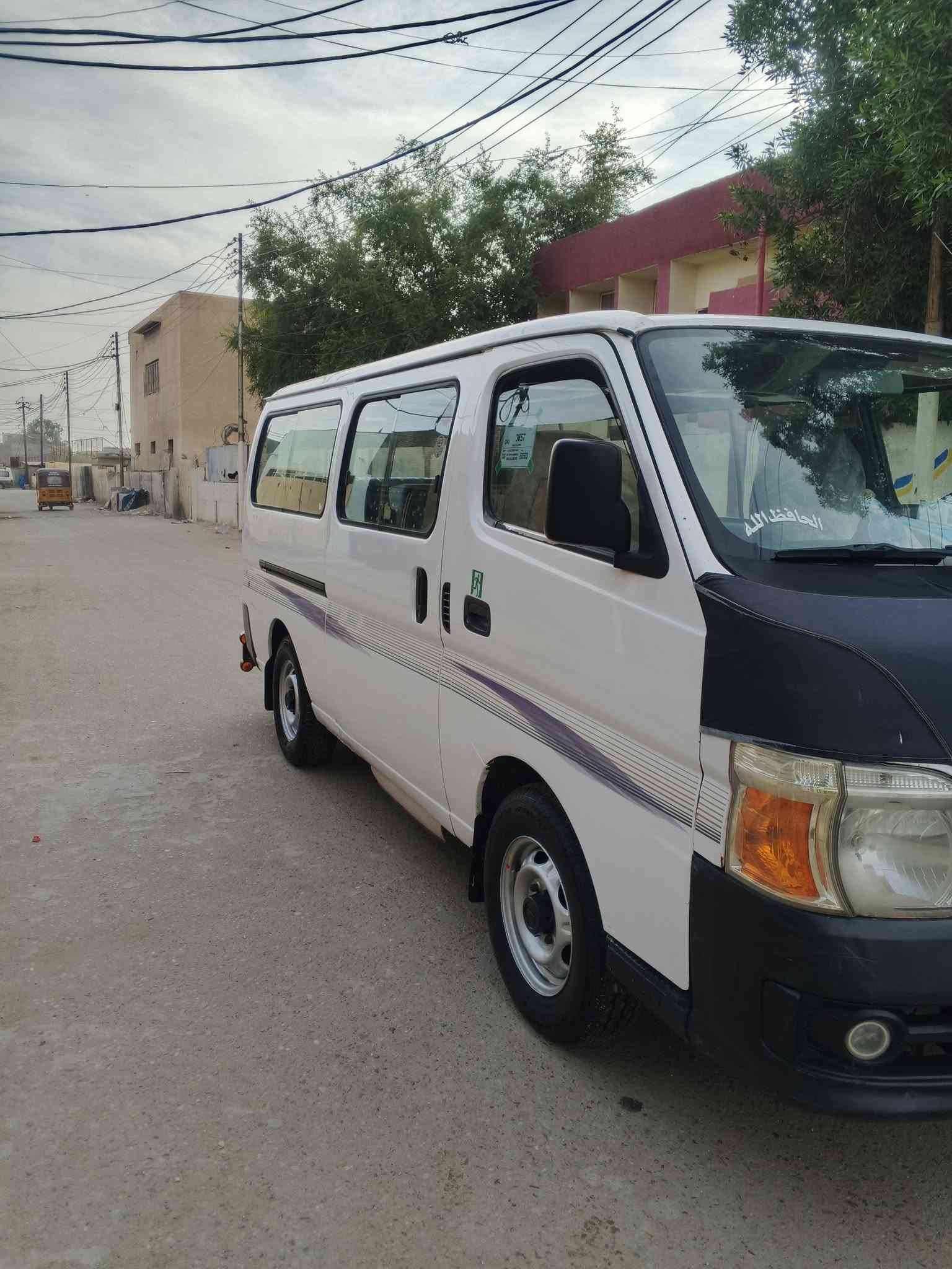 نيسان يورفان • ٢٠١٢ • بيه صبغ