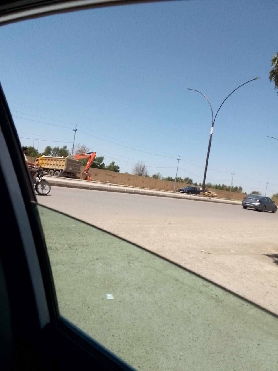 السلام عليكم هيكل  قاطين مساحه ١٢٥ شارع تبليط كاع بجر
مكون من ٤ غرف نوم مع كامل مشتقات مقابيل مقبره اسلاميه 
السعر ٧٢ وبي مجال بسيط للاستفسار ***********

