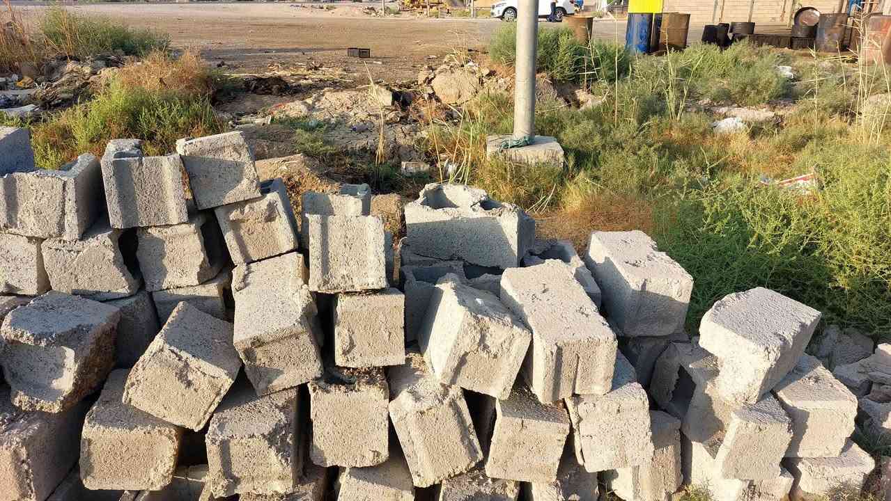 بلوك شيخ سعد عدد٣٠٠ بنيت رمبه يوم واحد وفلشته عايز تنظيف قليل ونظيف جدا  السعر١٠٠ وبيه مجال حي الحكيم ***********
