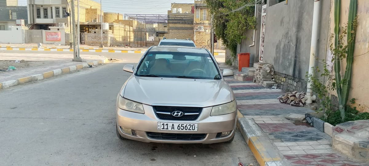 سياره سوناتا موديل ٢٠٠٦
سياره فول مواصفات بناراما وتحكمات ستيرن
تبريد تدفئه شغاله + تدفئه كشنات 
سياره حداديه تخم تاير جديد 
محرك 6 سلندر مكفول 
سياره ضربته خلفيه بل صندوق + وارد امريكي 
رقم بغداد تحويل ثاني يوم 
📍العنوان ذي قار قضاء النصر 
الاستفسار الاتصال على رقم *********** _***********
