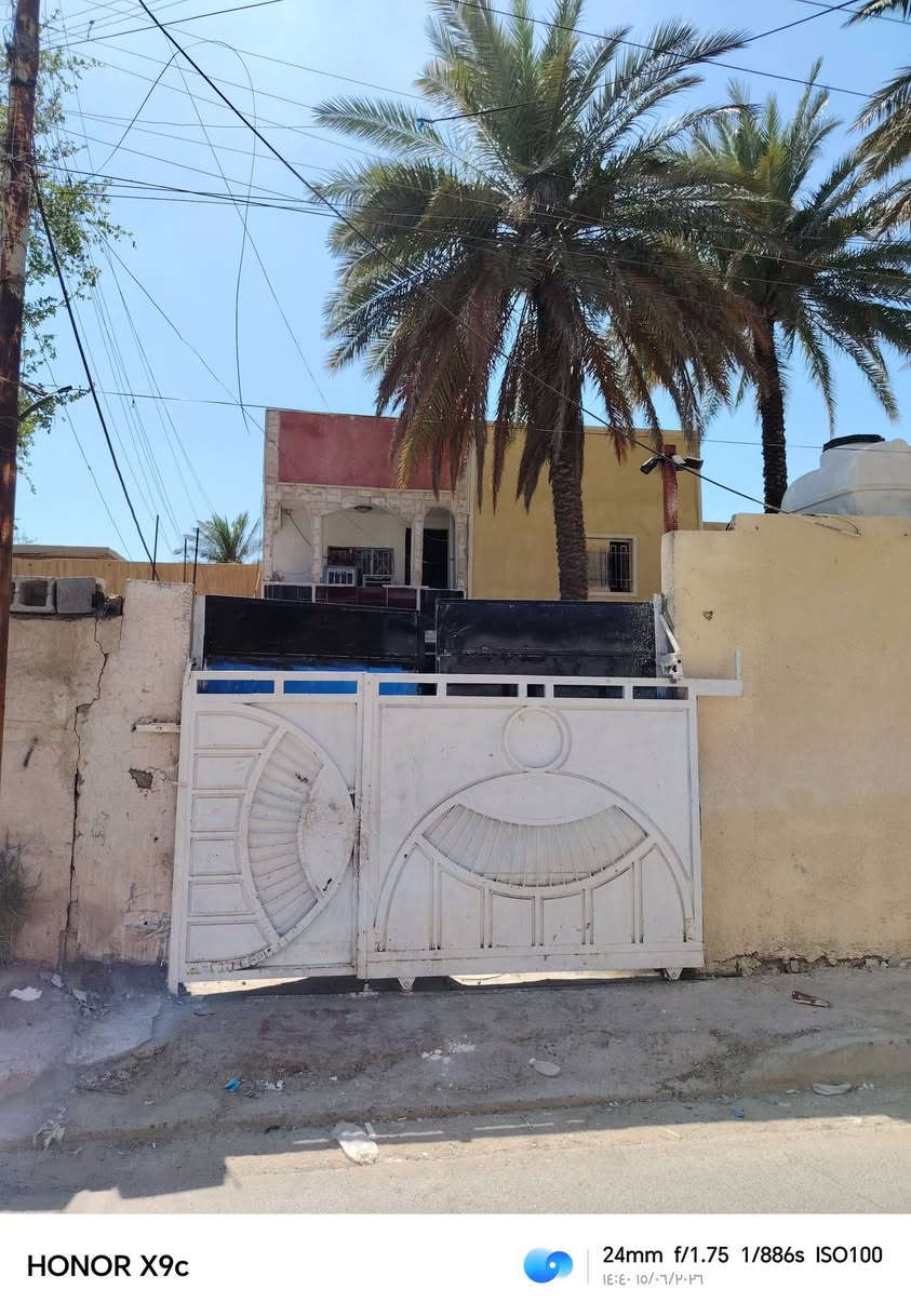 بيت البيع مساحته ( 130 متر ) اي شخص يجيبلي مشتري اطي دلاليه خمس ملاين 5 عله البيع اريد مروج ينشرالبيت للبيع (طابو صرف) (بسمي) طابو صرف
بيت البيع مساحته ( 130 متر ) اي شخص يجيبلي مشتري اطي دلاليه خمس ملاين 5 عله البيع اريد مروج ينشرالبيت للبيع (طابو صرف) (بسمي) طابو صرف 
قاطين مسلح  البناء طابوك غرفتين نوم وستقبال ومطبخ وصاله منور طرمه تفاصيل اكثر اليريد يشوف البيت يتصل ويدلل  العنوان بغداد  منطقت بوب الشام  عله طابو الشعب  اتصال برقمي او خاص عادي بي وقت *********** واتساب👍🌹
