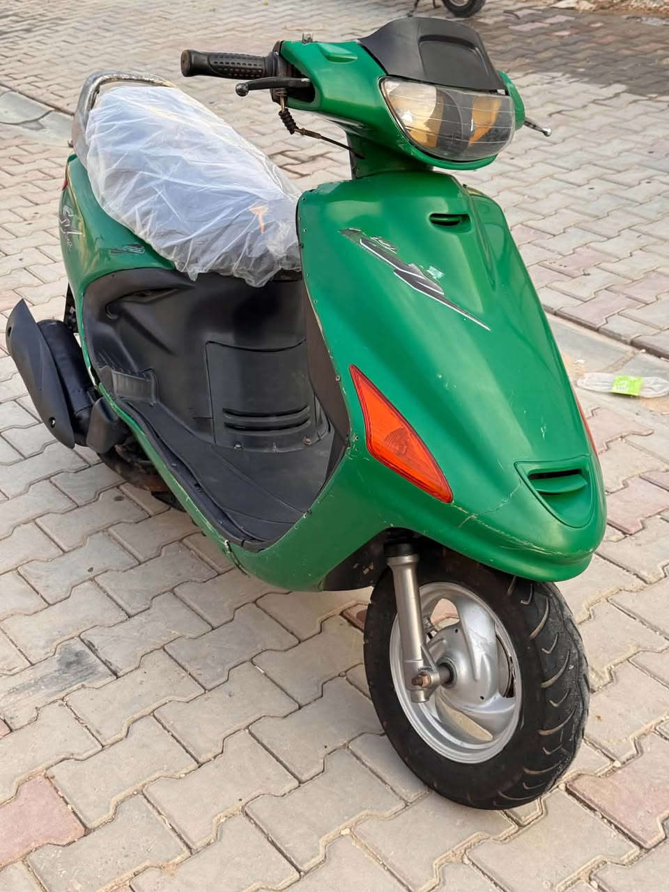 السلام عليكم ورحمة الله وبركاته
فراشه حلوه ونظيفه جاهزه سلف هندر تايرات كهربائيات كلها جاهزه وحلوه للاستفسار الاتصال *********** مكان ديوانيه مركز الدراجه حته مااطلع بيها مظمومه تجي وتفحص وتقتنع وبيك خير وتدلل
