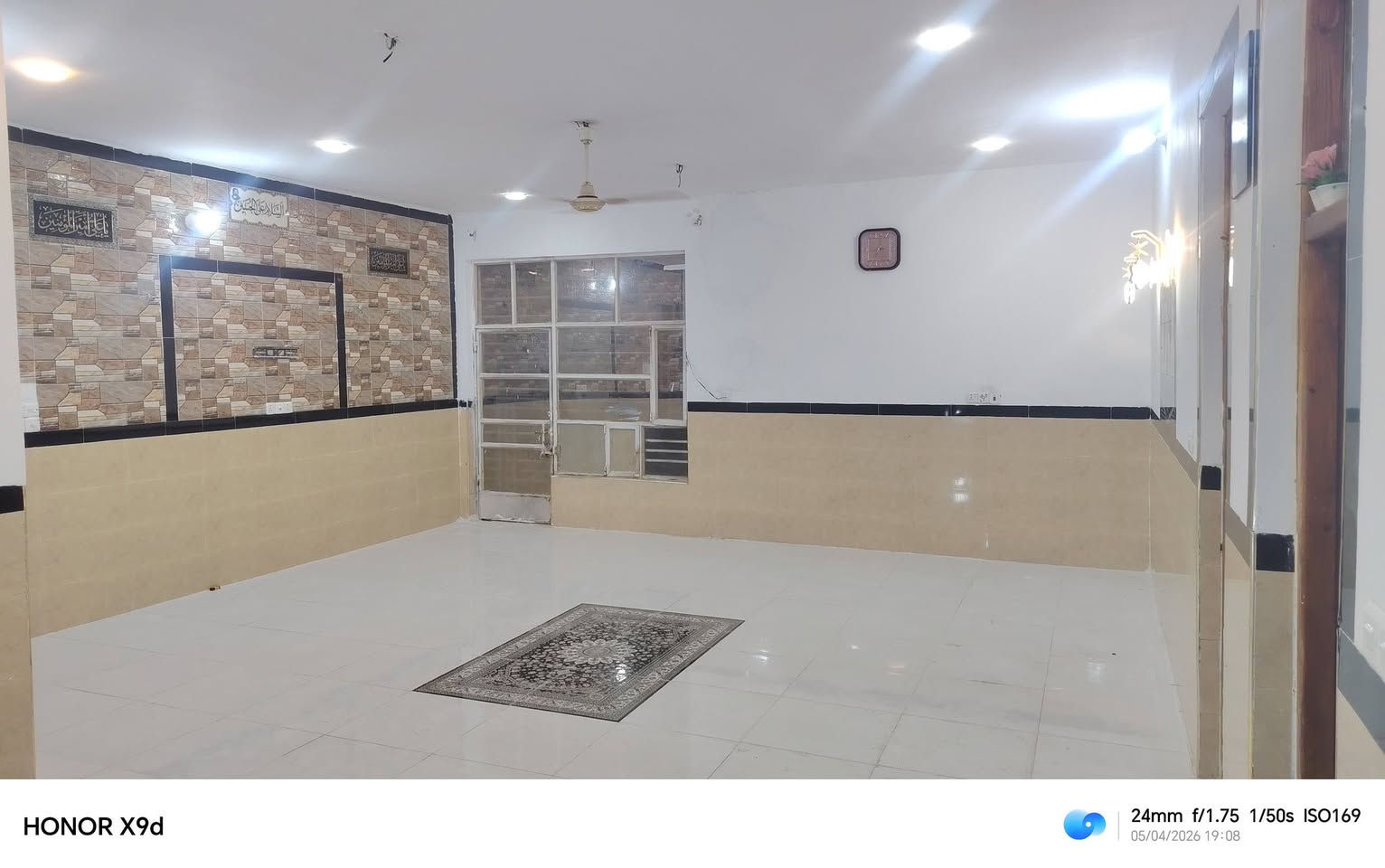 السلام عليكم دار للبيع خلف مدرسه التراث الجديده المساحه 570 بناء درجه اولى بناء 2024      ***********
