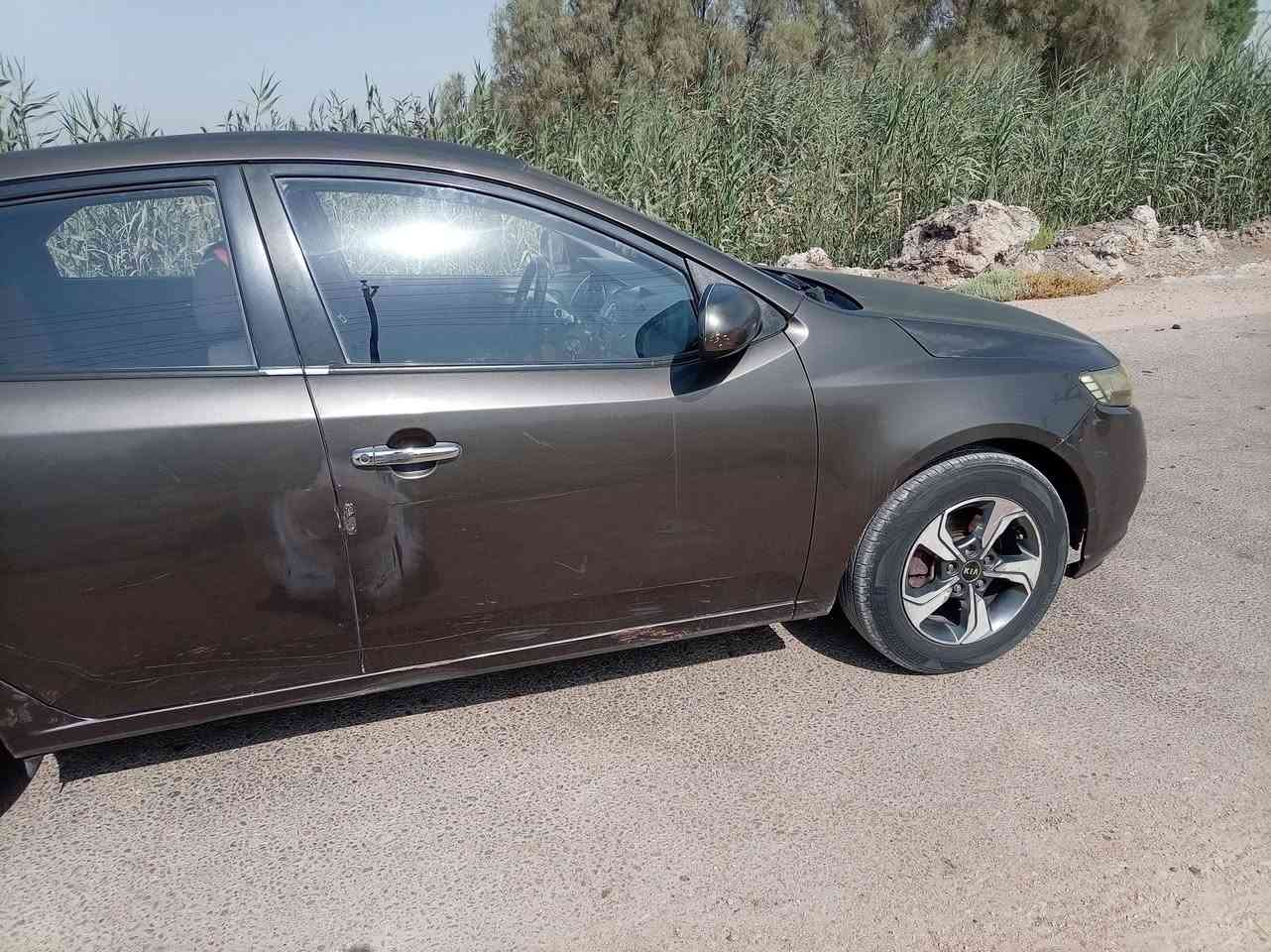 سلام عليكم سيراتو موديل ٢٠١١خليجي السياره جاهزه مكينه كير تبريد ماناقصه شي السياره بيه صبغ جاملغ وبنيد وبيه جراد شوفت عينك رقم قادسيه الجديد تحويل مباشر مكان السياره سماوه او رميثه السعر ٧٥ بيه مجال بسيط الاستفسار على الرقم ***********
