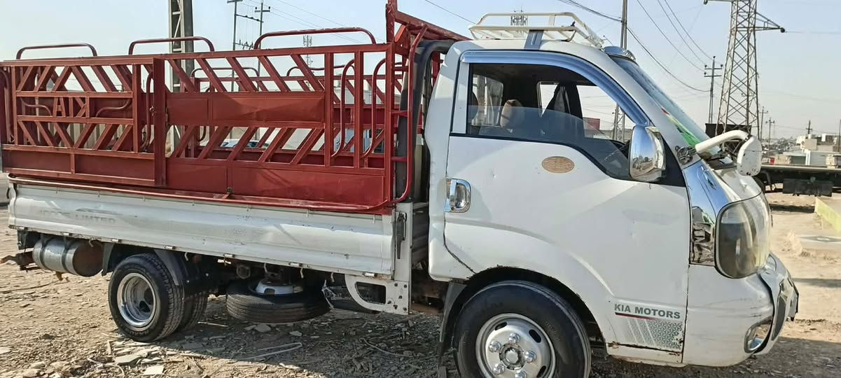 السلام عليكم
للبيع كيه فحل موديل 2007 
محرك معمر جديد كور جديد شرط 
السعر 75$ ورقه وبيها مجال
ملاحضه:الكيه بيها قاصرين ‭***********‬
