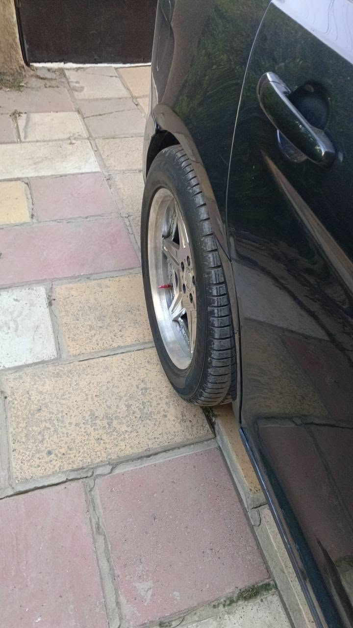 للبيع او مراوس 
ويل كب نوع Work Ls 406

تو سايز 
مع تخم تاير نظيف 
الامامي 19/45/255
الخلفي 19/45/285

مكاني بغداد 

*********** بغداد, العراق

نص مكتوب في الصور:
- ١٧:٣٩ ٢٠٢٦/٠٩/٠٦