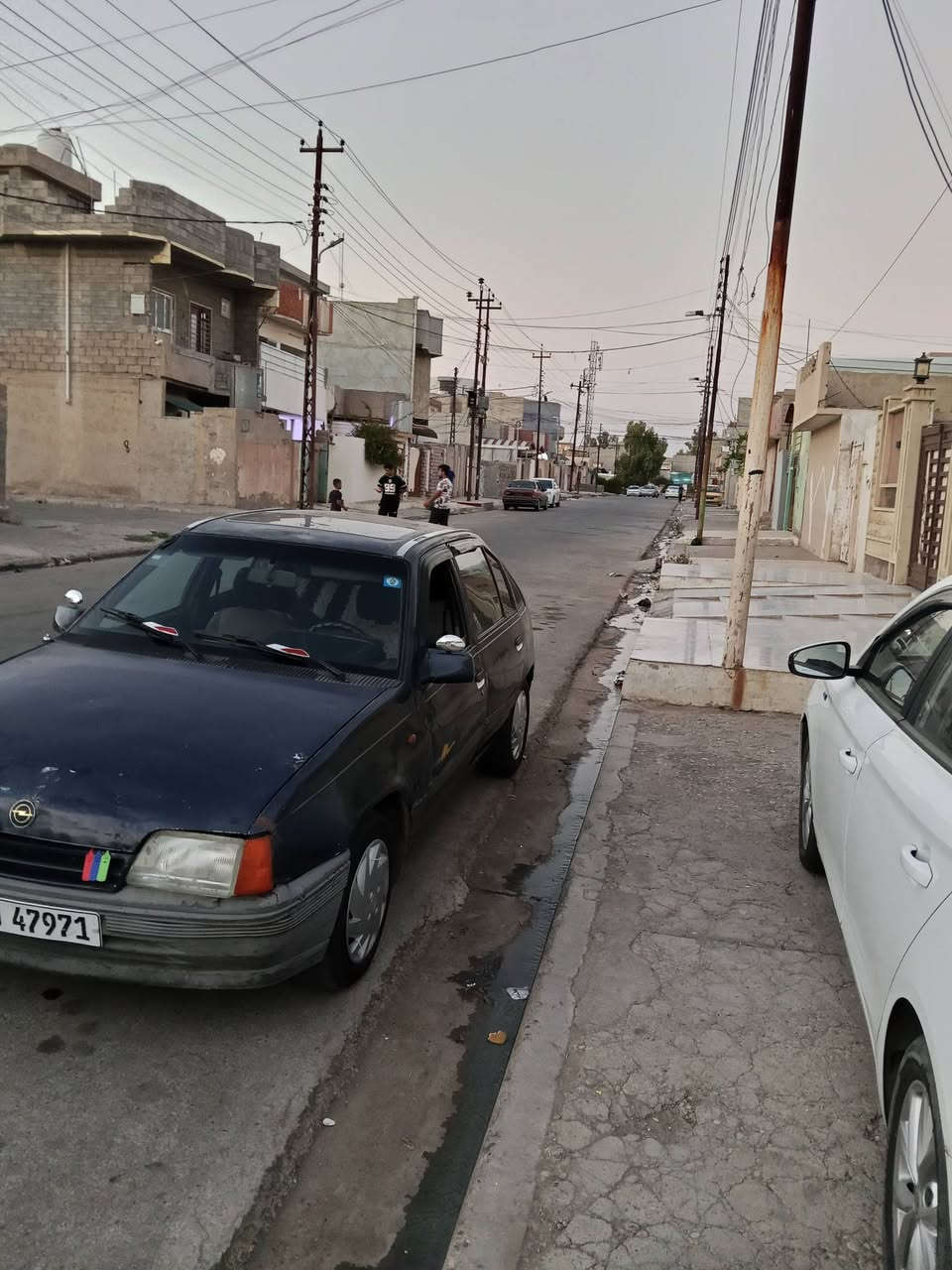كاديت موديل 91 سنويه 30 اني شرعي محرك صرف شي قليل كير شرط شرط تحويل السعر 20 وبيها مجال 
***********
