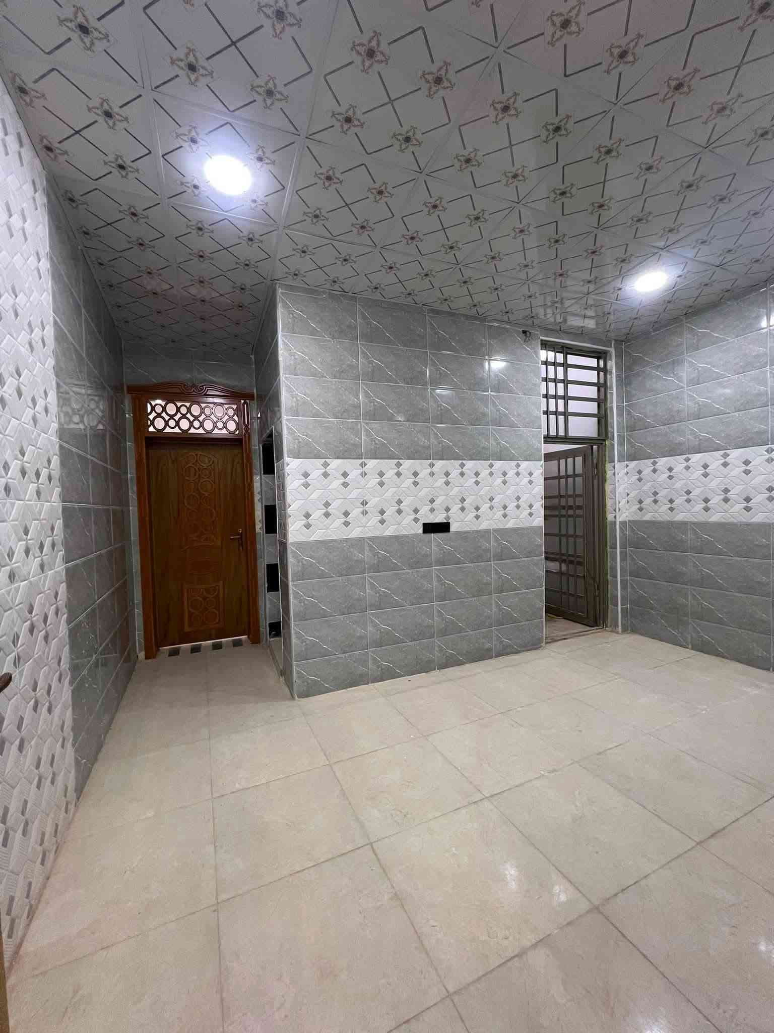 دار للبيع 100م ( مكتب النور)
#الستفسار_*********** وتساب

موقع /نجف 🏡شارع المطار
#مقابل قرية الغدير عمود  262

غرفه /صاله/مطبخ / ستقبال/ صحيات/
بناء فول/ اساس + سقف كونكريت +        _______طابوك
ألخدمات
 🏡 #ماء/كهرباء/مدارس/سوق/تبليط/لحد الباب  يبعد عن الشارع العام  100 م
