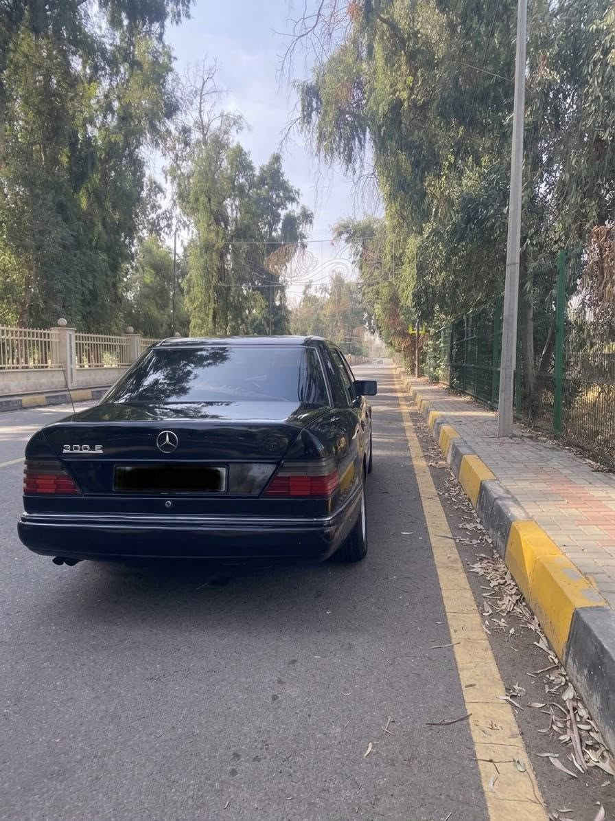 مرسيدس دب • ١٩٩٢ • رقم نينوى