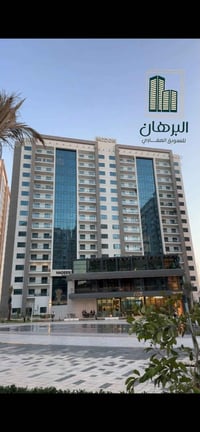 مجمع البروج • ١٩٧م² • اطلالة مطار