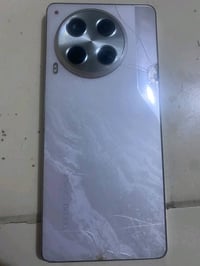 تكنو30تليفون نضيف  بس ضهره مسكور ذكراته256