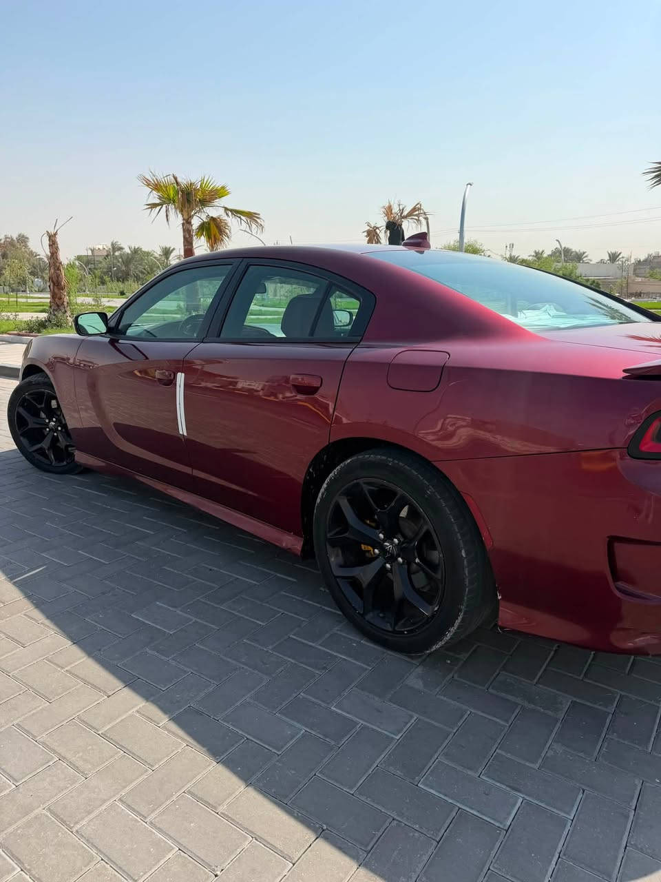 🚗 للبيع: 
دوج جارجر GT موديل 2019 (وارد أمريكي) 🚗
السيارة دوج جارجر GT مميزة جداً بحالتها ونظافتها، 
وجاهزة للاستخدام مباشرة دون الحاجة لأي مصاريف.

المواصفات والتفاصيل:

النوع والفئة: دوج جارجر GT (Dodge Charger GT)

الموديل: 2019
الرقم والملكية: رقم بغداد والسيارة باسمي (تحويل مكفول).
الوارد: أمريكي
اللون الخارجي: كرزي ملكي مميز جداً
اللون الداخلي: دواخل أبيض ملكي  
الضرر: قطعة واحدة فقط (البنيد)، وباقي السيارة مكفولة.

المميزات: نظام تشغيل عن بعد، حساسات بلادية، والشاشة مبرمجة للغة العربية بالكامل.

الوضعية الميكانيكية: المحرك، الكير، والتبريد بحالة ممتازة وبشرط الفحص.
السعر المطلوب: 21,800$ (دفترين و18 ورقة)
مكان التواجد: البصرة 📍
للمعاينة والاستفسار، يرجى التواصل عبر الرسائل الخاصة أو الاتصال مباشرة على الرقم:📞 ***********
