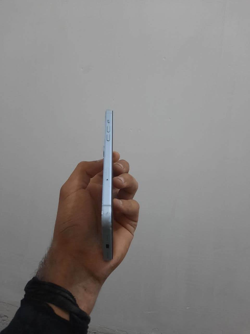 سلام عليكم 15بلاس جهاز نضيف
مستبدل بس شاشه وضهر فطر بيهه والباقي كله بلاد 
مراوس ب 13بروماكس 
سعر 525

نص مكتوب في الصور:
- 5:04حولالاسم< iPhoneإصدار iOS< 17.0اسم الطرازiPhone 15 Plusرقم الطرازMU163AA/Aالرقم التسلسليKQ9X4K6C7Qسجل تاريخ القطع والخدمة<الأغاني٩الفيديوهات٣٤الصور٧التطبيقاتالسعة١٢٨ غ.ب.متوفرة١٠٠,٩٤ غ.ب.Wi-Fiعنوان84:D3:28:6C:29:B4
- ٥:٠٤ القطع والخدمة تجمع Apple سجل تاريخ القطع والخدمة، وهذا السجل يعرض معلومات عن هذا الـ iPhone وحالته وتفاصيل إصلاحه. معرفة المزيد... سجل تاريخ الخدمة الشاشة غير معروف لقد قامت Apple بتحديث معلومات الجهاز لهذا الـ iPhone.
- 96 ٦:٠٣ حالة البطارية حالة البطارية عادية تعمل بطارية iPhone هذه على النحو المتوقع. حول البطارية والضمان... الحد الأقصى للقدرة ٨٢٪ هذا قياس لقدرة البطارية مقارنة بقدرتها عندما كانت جديدة. قد تتسبب القدرة المنخفضة بتقليل ساعات الاستخدام بين عملية الشحن والأخرى. عدد الدورات ١١٤٠ هذا هو عدد مرات استهلاك iPhone لقدرة البطارية. معرفة المزيد... تاريخ التصنيع آب ٢٠٢٣ أول استخدام كانون الأول ٢٠٢٣