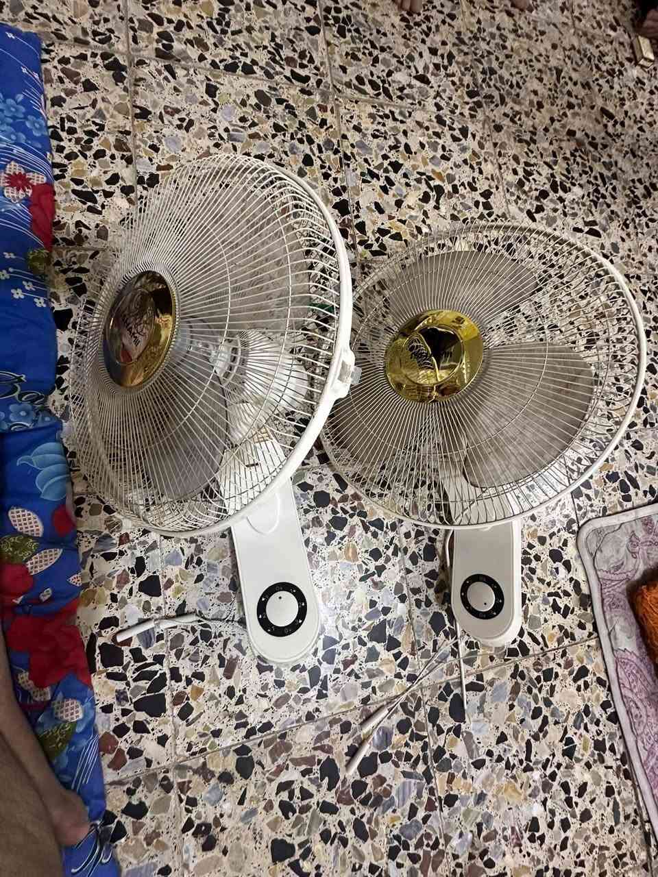 سلام عليكم حبايب قلبي 
   عراض كامله بنكات بلوجكترات كامرات سستم كامل 
   كلمن وسعره الشراي يتصل. وبالخدمه وكلها شغاله. 
يوبي اس شحن 6 ساعات. حبايبي. المو شراي لايتصل رجائن 
***********
