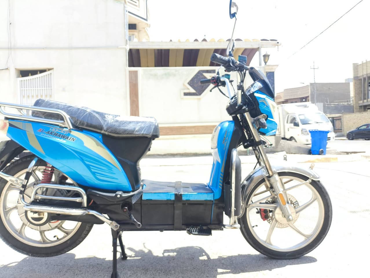 للبيع هارلي الأخوين 
موديل 24 
6باتري 
نضام سويج +بصمه تشغيل عن بعد
بصمتين وسويجين 
ماطور نظيف
كهربائيات كلها شغاله 
نشرات جانبيه 

أي نقص مابيه نضافه فول 
واين متريد افحص 
دبل اشاره/نضام ار رجوع للخلف 
4سرع+مثبت سرعه
دبل اشاره /يمين يسار 
سعر 450وبي مجال
***********
+9647827587898
