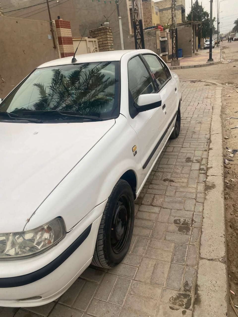 سمند. للبيع موديل 2017كير مكينه نضيف تحويل ثاني يوم بيها قطعتين جاملغ الخلفي بي حار  وجاملغ إلمامي مرشوش سياره خير وبركه عوزها ترتيب بصيط كشتات جدد رقم كربلاء إنكليزي رقم صاحب المنشور ***********

