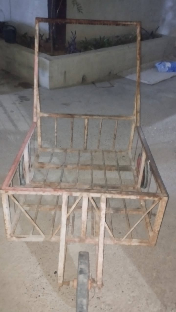 سلام عليكم عربانه لل بيع سعرها 50وبيها مجال 
جك عربانه سعره 75+جك سنون رقم واحد سعره 25
مسجلات الواحد اب 10 المكان حي الانتصار شارع 60 التواصب خاص او على رقم ***********
