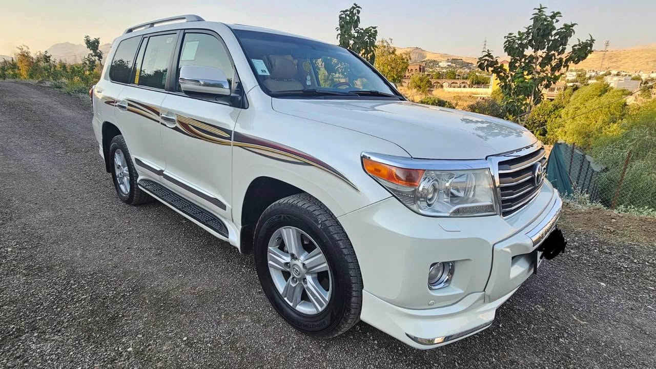 لاند کرۆزەر مۆدیڵ ٢٠١٣ GXR
فول فول مواسەفات برێم 
١١٥٠٠٠هەزار ڕۆیشتووە 
بێ بۆیاخ بێ سارد بێ شوخت و بێ چاڵ
سەیارەکە لۆک لۆکە ٢ دەستی کردووە
گێڕو مەکینەی بەشەرت 
سەنەوی ژینگەو ڕێگاو بانی تازەیە بەناوی خۆمانەوەیە
تەحویل غرامە بە شەرت
نرخی ٣٧٥ $ گەڵاو مەجاڵ 
***********
سلێمانی .
تێبینی: سەیارەکە ئی من نییە تکایە تەلەفون بۆ خاوەنەکەی بکە جوابی کۆمێنت نایەمەوە لە گەڵ ڕێزم. السليمانية, العراق
