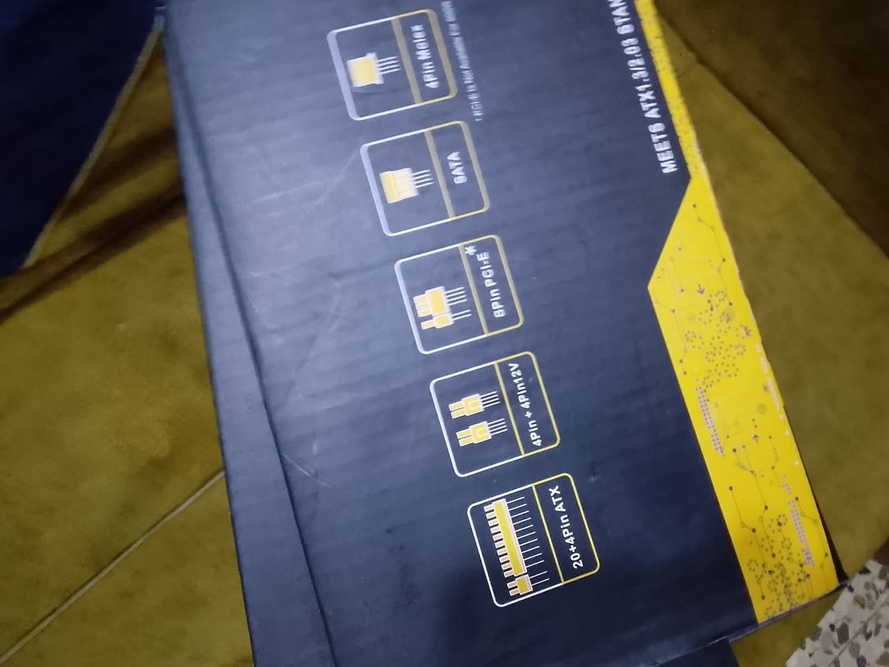 🖥️ للبيع PC متوسط – بغداد / الغزالية
للبيع PC متوسط، مناسب للدراسة، الاستخدام اليومي والألعاب الخفيفة.

🔹 المواصفات:
• المعالج: Intel Core i5-2400
• الرام: 12GB DDR3
• كرت الشاشة: AMD Radeon HD 7670
• التخزين: HDD 1TB
• النظام: Windows 10
. مع ملحقات ماوس كيبورد شاشه وصله انترنيت وبول سبلاي الخاص بيه الاصلي مع باكيتات المذر بورد والبور سبلاي المربوط جديد 650 واط والفديم الاصلي مالته 280 واط

⚠️ ملاحظة مهمة:
الجهاز يحتاج ربط وترتيب بعض الأسلاك، وما عندي وقت أرتبها حاليًا لأنني طالب سادس وما متفرغ، لذلك البيع على وضعه الحالي.

💰 السعر: 220,000 دينار عراقي قابل للتفاوض

📍 الموقع: بغداد – الغزالية

🚫 لا يوجد توصيل نهائيًا
📌 الاستلام من الغزالية فقط.

📞 للتواصل:
***********
