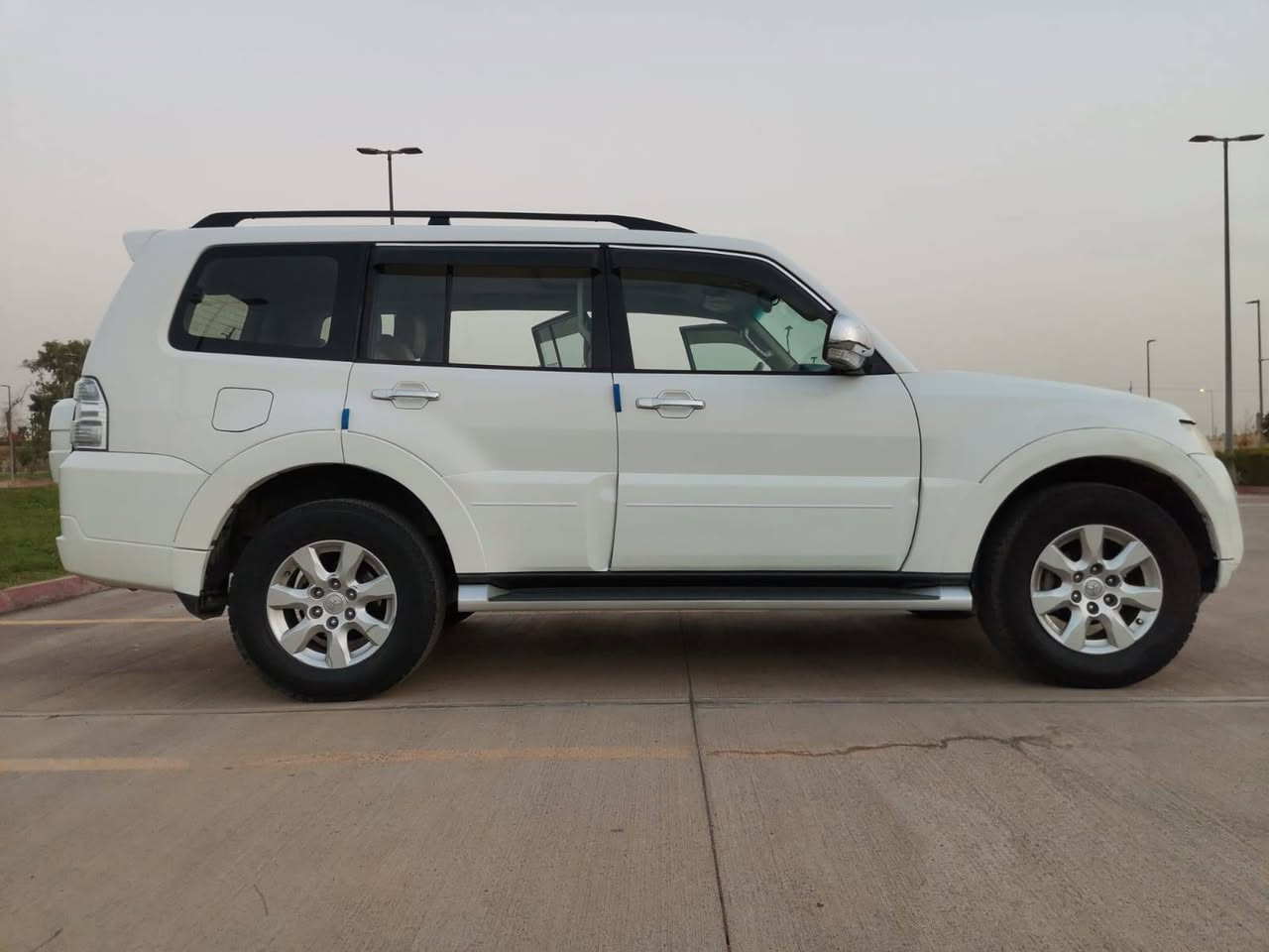 باجيرو موديل 2013 احلى من الصور فقط قطعه صبغ محرك 3500 مفتوح راجع وكاله كير مكفول فول مواصفات اخوان السياره نظيفه جدا السعر 138بي مجال للشراي  مكانها اربيل ***********
