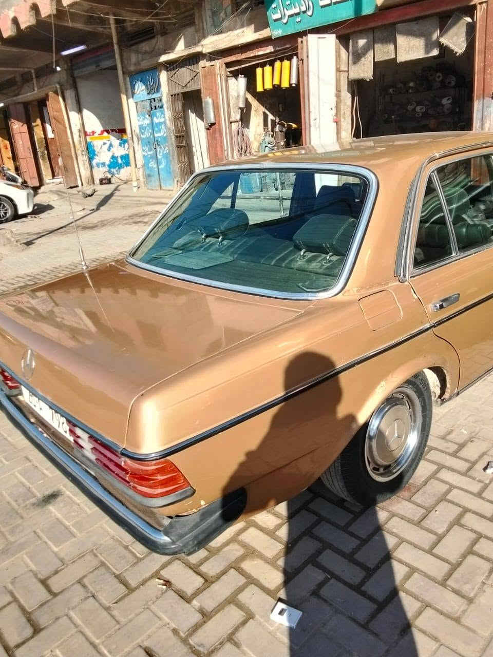مرسيدس ابو جحيل • ١٩٨٤ • رقم ديالى