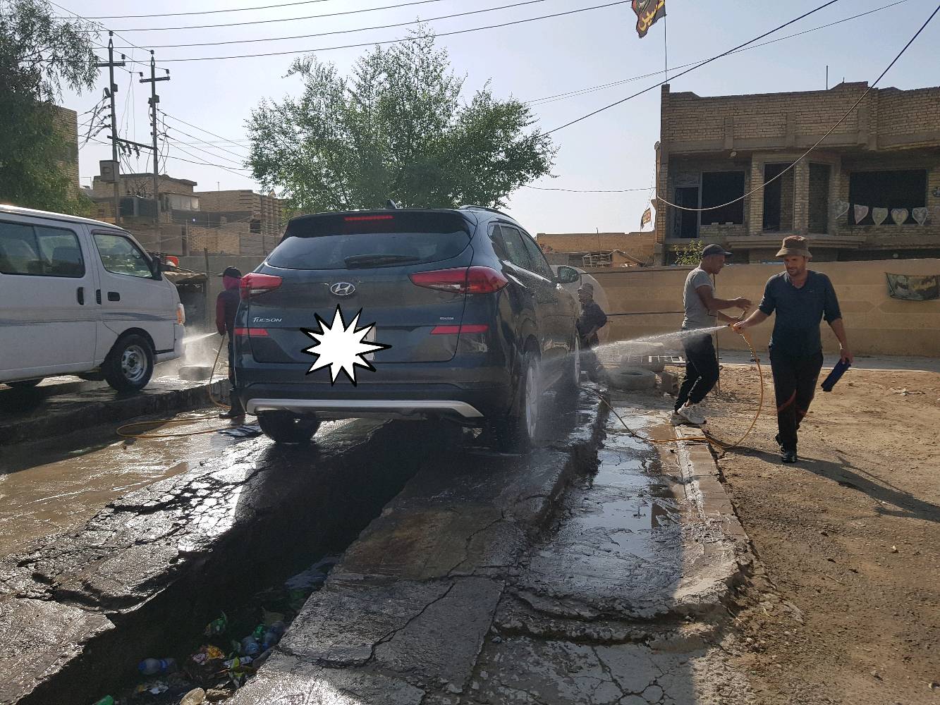 توسان 2020 كندي ماشيه 126 كيلو
بجم كبس فول مواصفات بانوراما كامل السقف جلد الداخل
الحادث جاملغ خلفي وتبديل باب خلفي
كلير جهة السايق في أمريكا اشخطت بالعراق جهة السايق باب خلفي
للبيع او مراوس بأحدث
رقم السيارة أربيل باسمي مكاني بغداد العبيدي *********** 