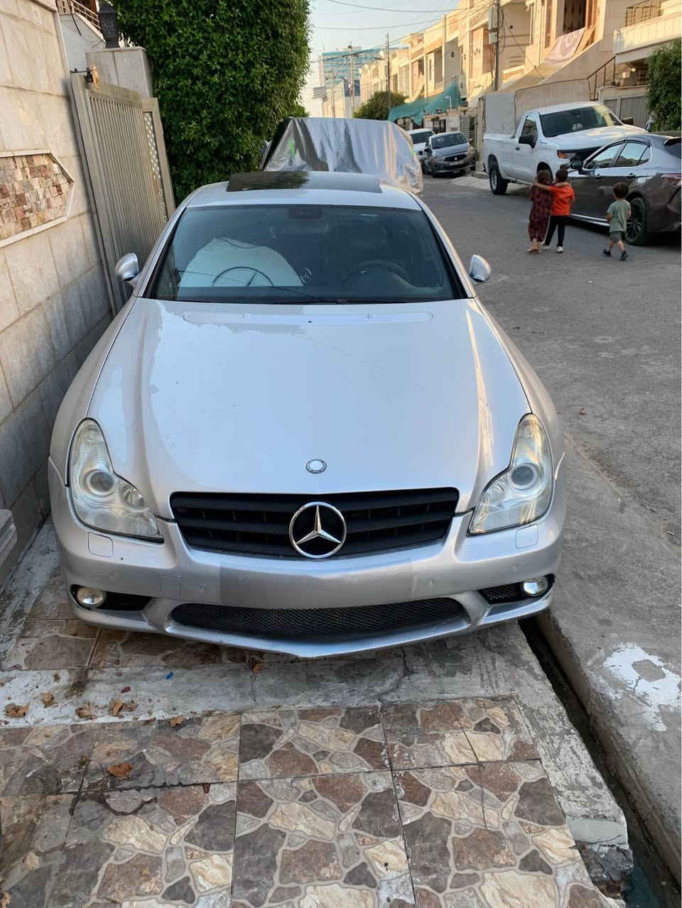 مێرسیدز بێنز  cls55 AMG 
سەیارەییەکی. بێ کێشەو  زۆر پاکە  هەموو شتی بەشەرتە  گێر مەکینە بەناوکردن سەیارەکە چوار تاییەی تازەی لە ژێرە مەکینە هەشت پستۆنی سوپەر چارچە  لە مواسەفات فول فولە کامل ئای ئێم جی  کارەبایات هەمووی بەشەرت  بۆ زانیاری زیاتر پەیوەندی بکە ********************** أربيل, العراق
