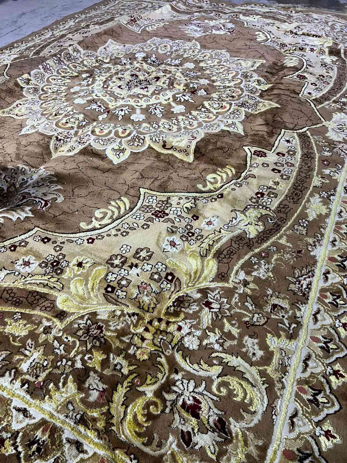 غراض للبيع المكان نجف حي العسكري شارع السبيس
***********
